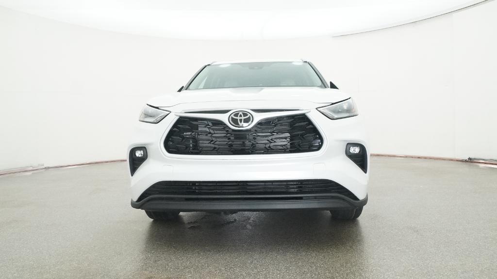 2025 Toyota Highlander Hybrid XLE photo 2