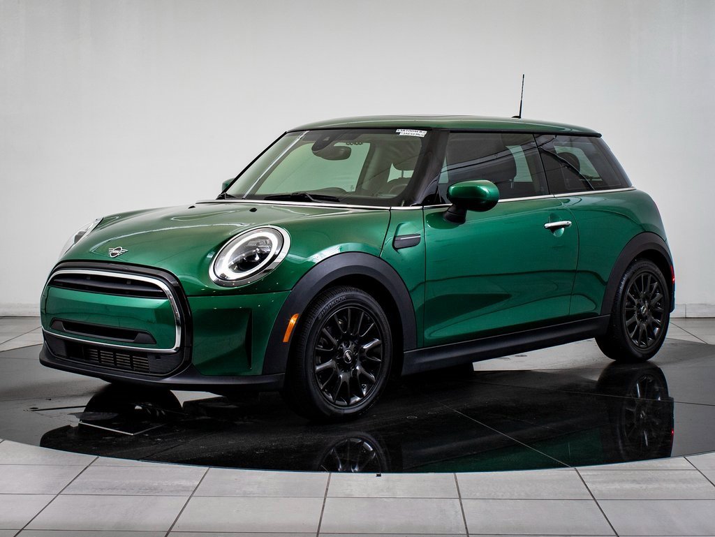 2023 MINI Hardtop 2 Door Base's photo
