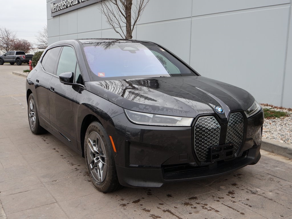 2022 BMW iX Base's photo