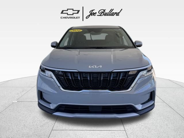 2024 Kia Carnival EX photo 2