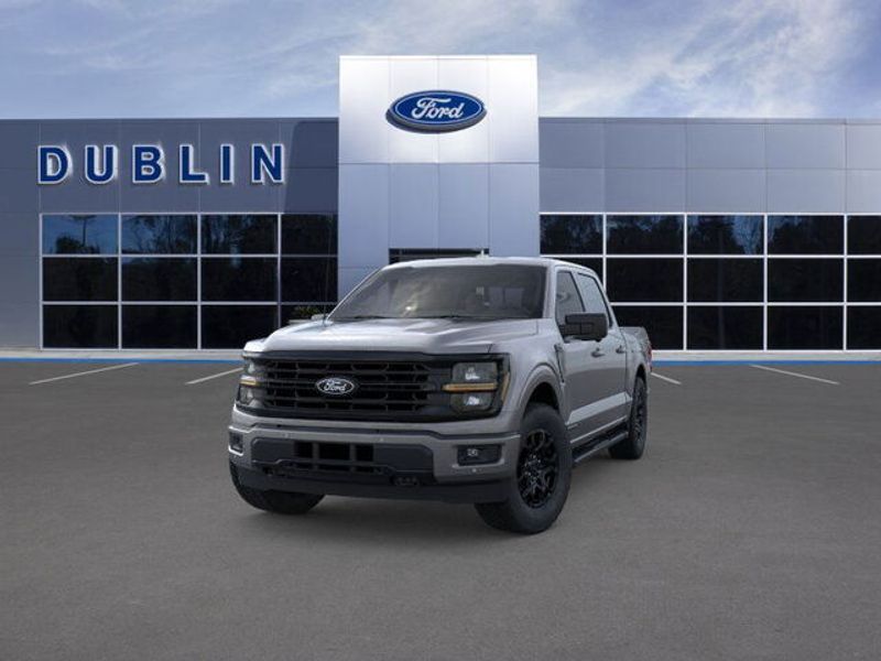 2025 Ford F-150 XLT photo 2