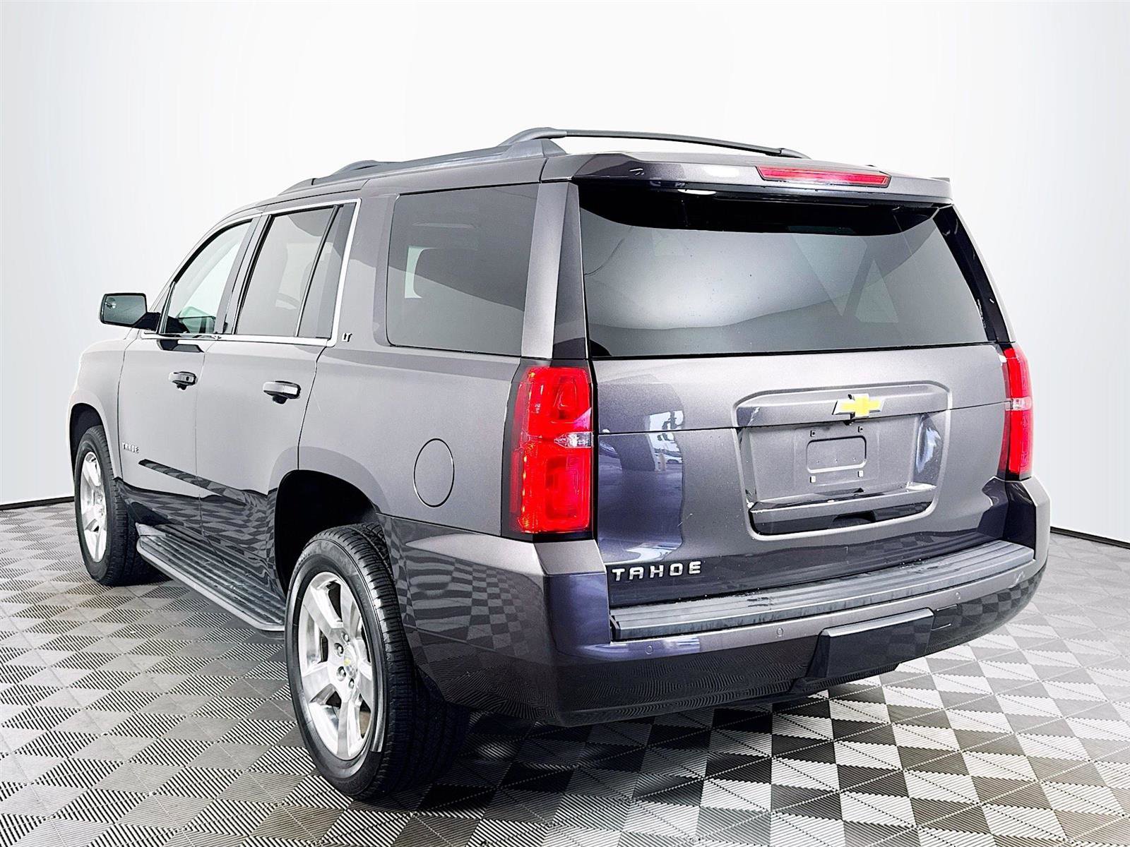 2016 Chevrolet Tahoe LT photo 2