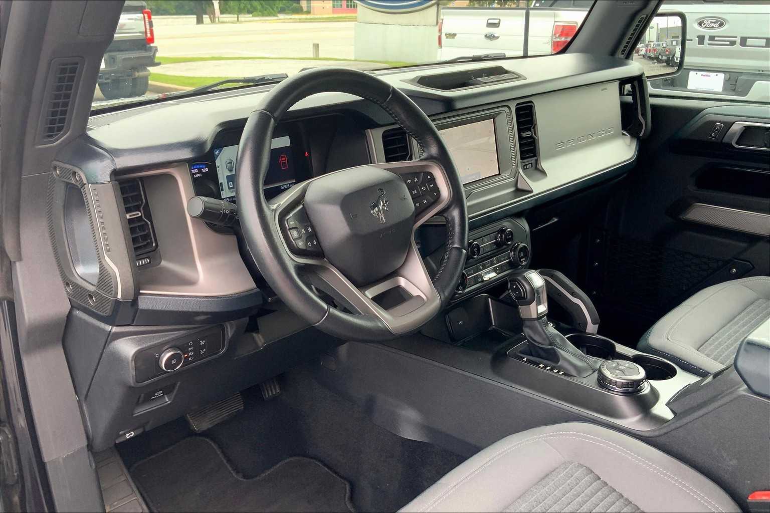 2021 Ford Bronco Outer Banks photo 15
