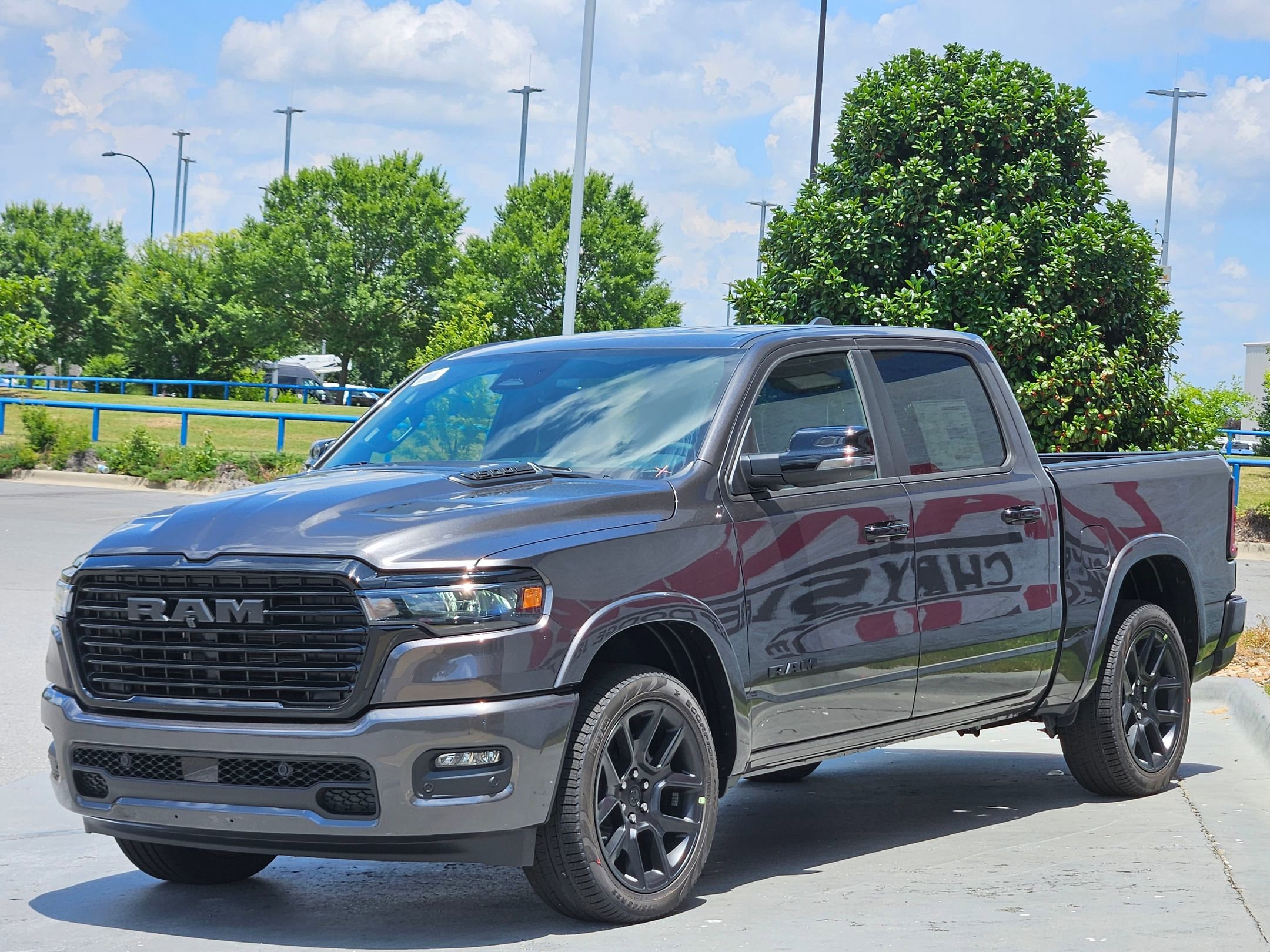 2025 Ram 1500 Laramie photo 3