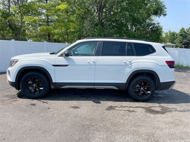 2025 Volkswagen Atlas Peak Edition SE Technology photo 8