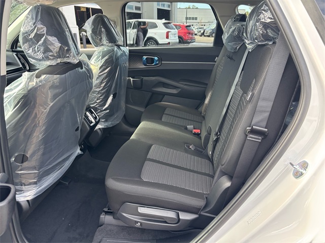 2026 Kia Sorento LX photo 4