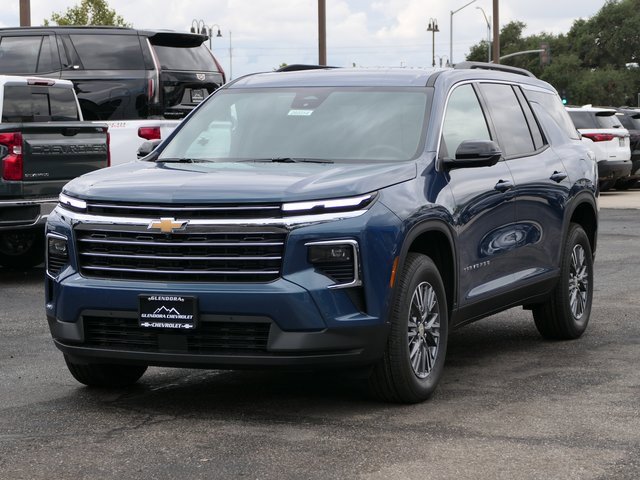 2026 Chevrolet Traverse photo 2