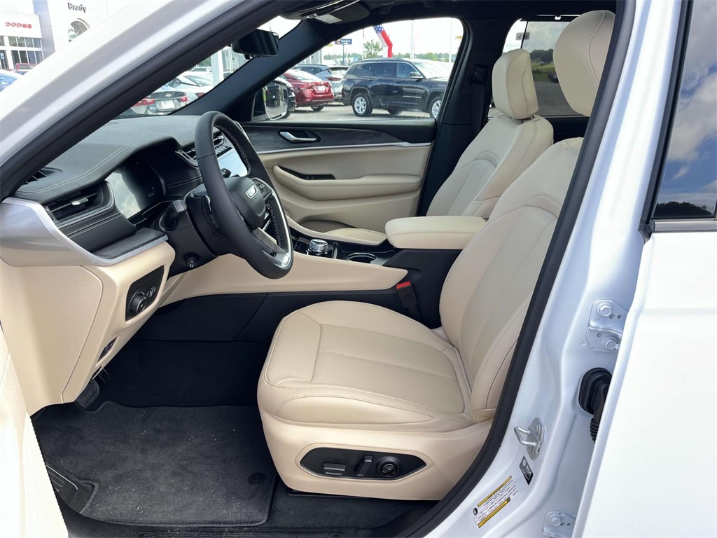 2025 Jeep Grand Cherokee Limited photo 23