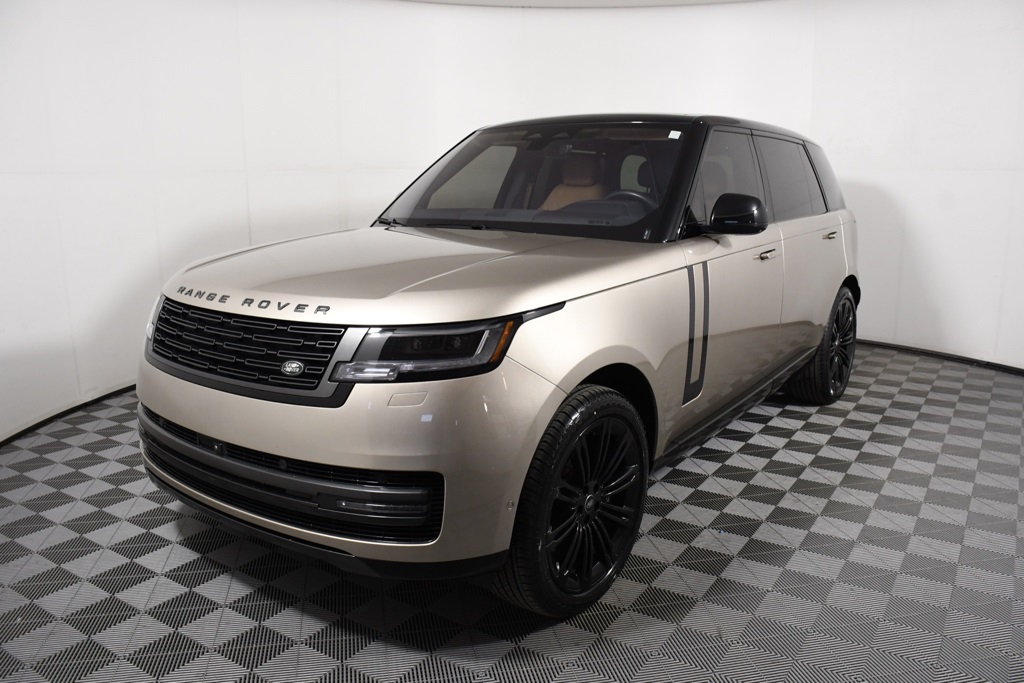 2023 Land Rover Range Rover SE's photo