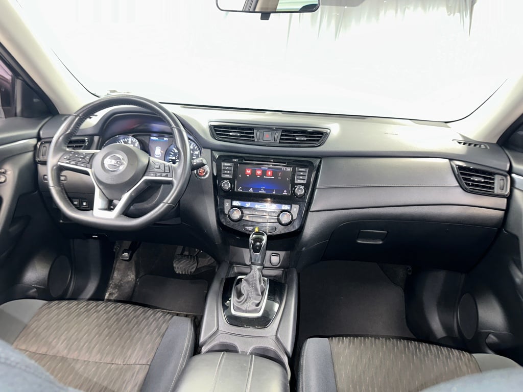 2018 Nissan Rogue SV photo 24