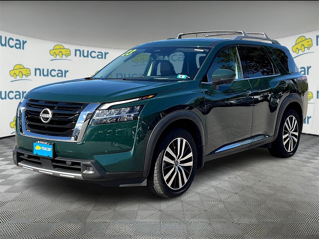 2023 Nissan Pathfinder Platinum photo 3