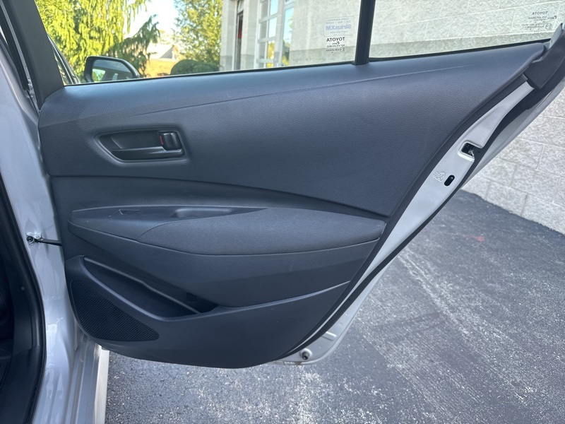 2025 Toyota Corolla LE photo 38