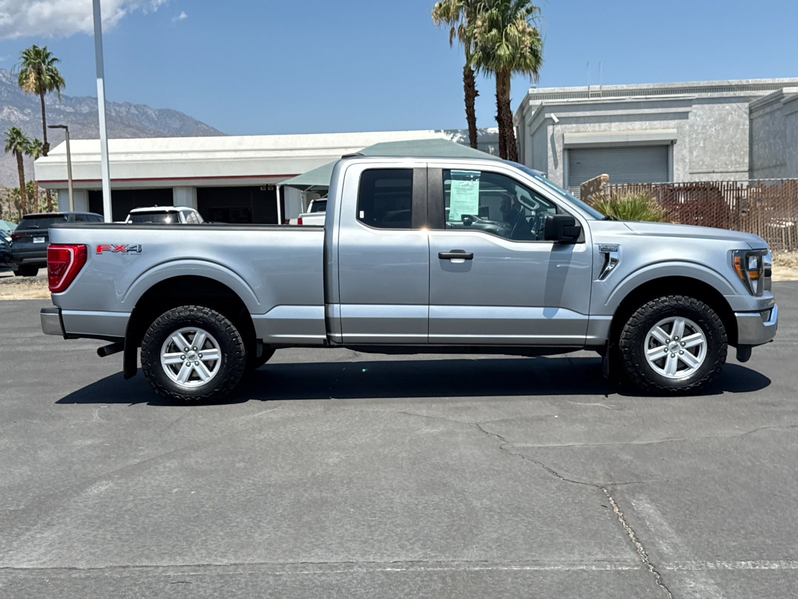 2023 Ford F-150 XLT photo 2