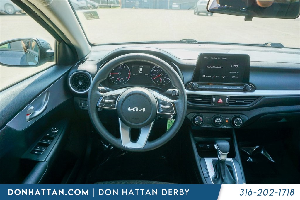 2024 Kia Forte LXS photo 4