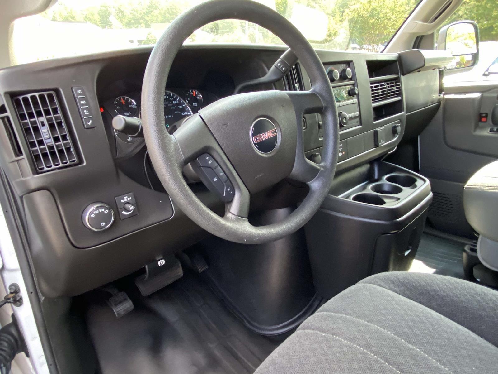2023 Gmc Savana Cargo 2500 photo 3