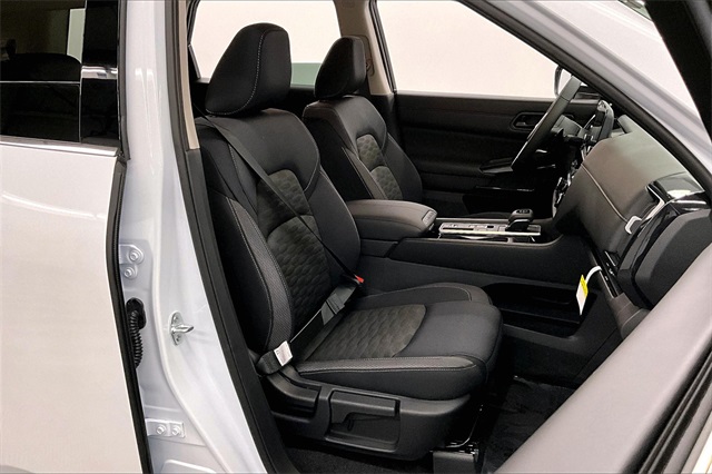 2025 Nissan Pathfinder SV photo 34