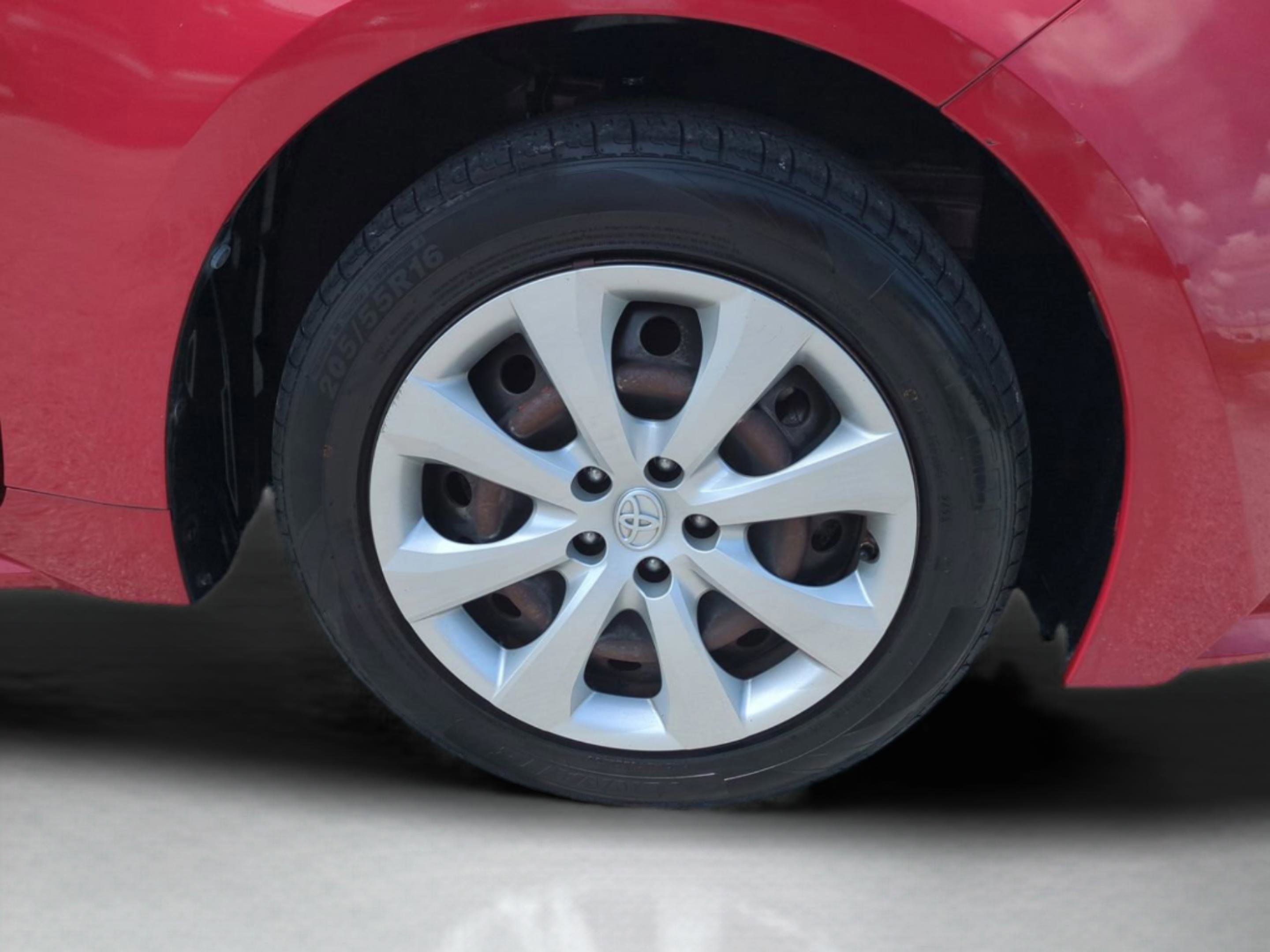 2021 Toyota Corolla LE photo 8