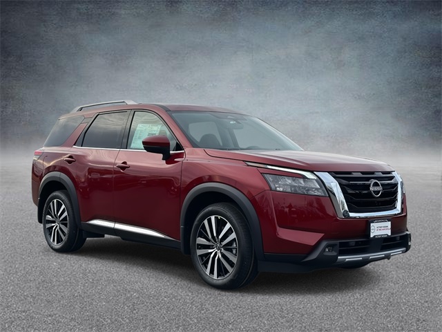 2025 Nissan Pathfinder Platinum's photo