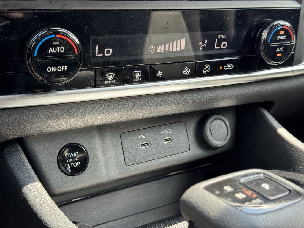 2024 Nissan Rogue SV photo 25