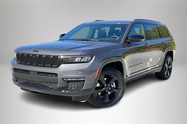 2025 Jeep Grand Cherokee Limited photo 2