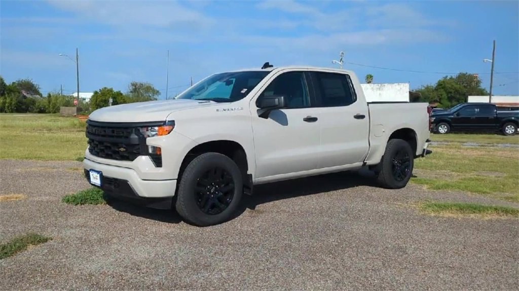 2026 Chevrolet Silverado 1500 Custom photo 4