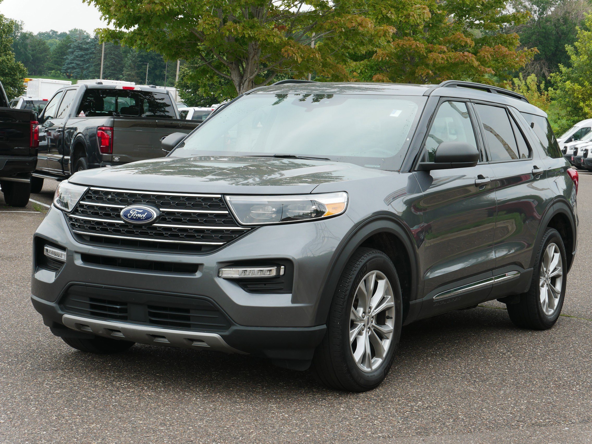 2022 Ford Explorer XLT photo 2