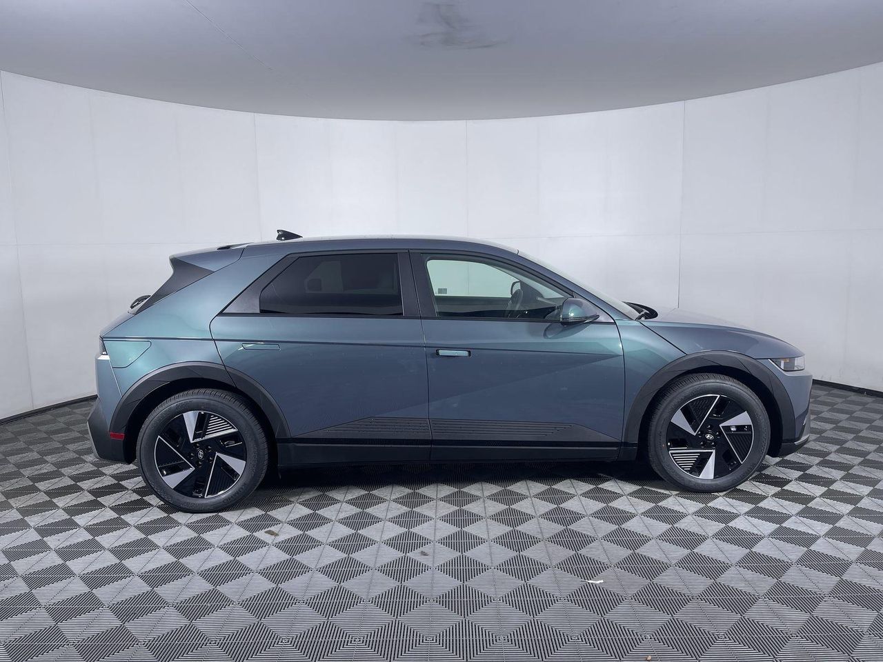 2026 Hyundai Ioniq 5 SEL photo 4