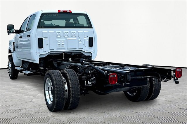 2025 Chevrolet Silverado 6500HD Work Truck photo 4