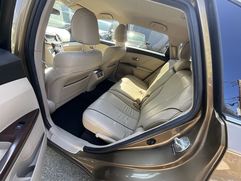 2013 Toyota Venza LE photo 26
