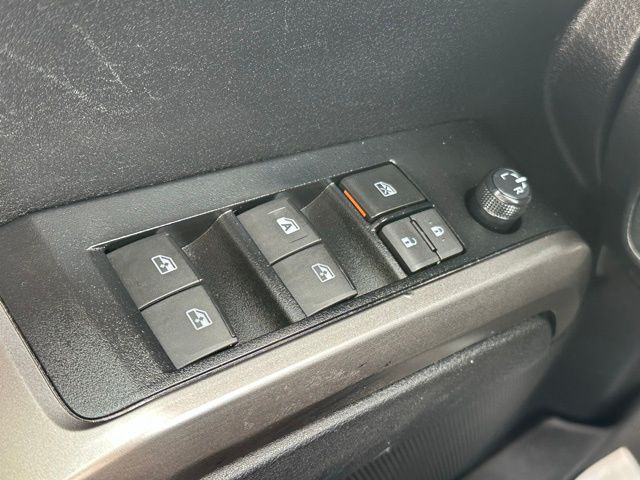 2022 Toyota Tacoma SR5 photo 16