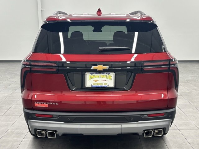 2026 Chevrolet Traverse photo 3