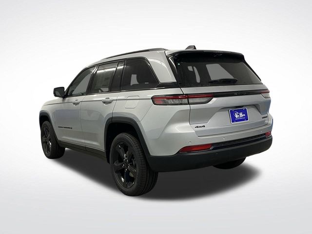 2025 Jeep Grand Cherokee Limited photo 3