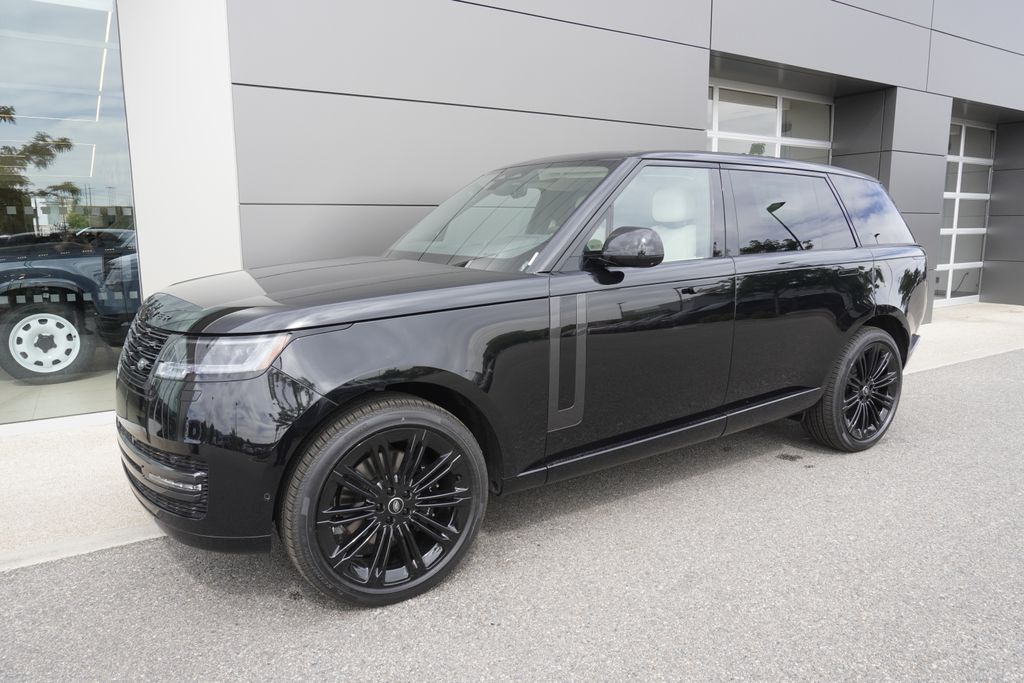 2025 Land Rover Range Rover SE photo 2