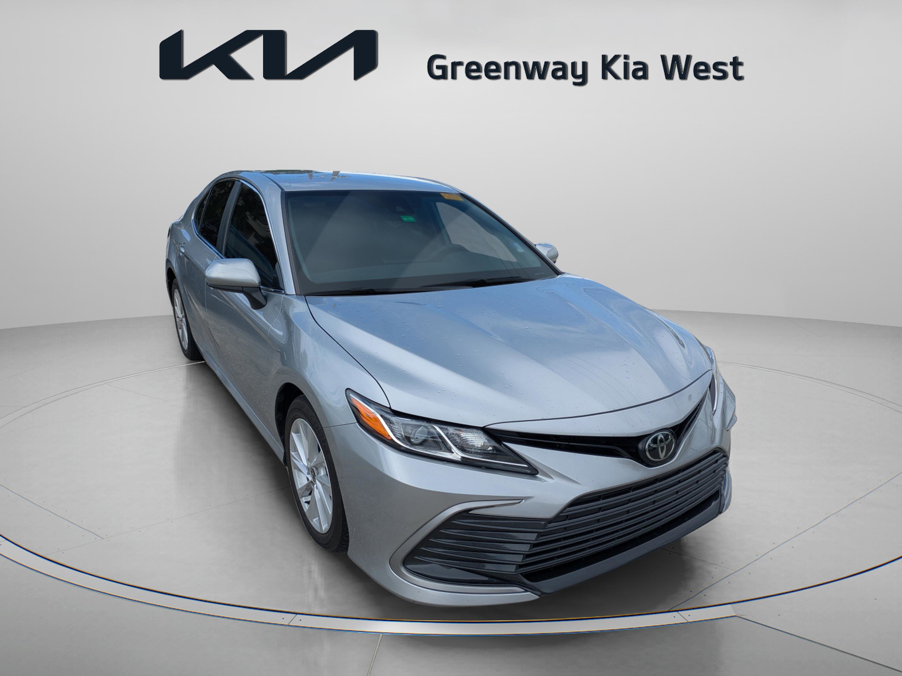 2023 Toyota Camry LE photo 2