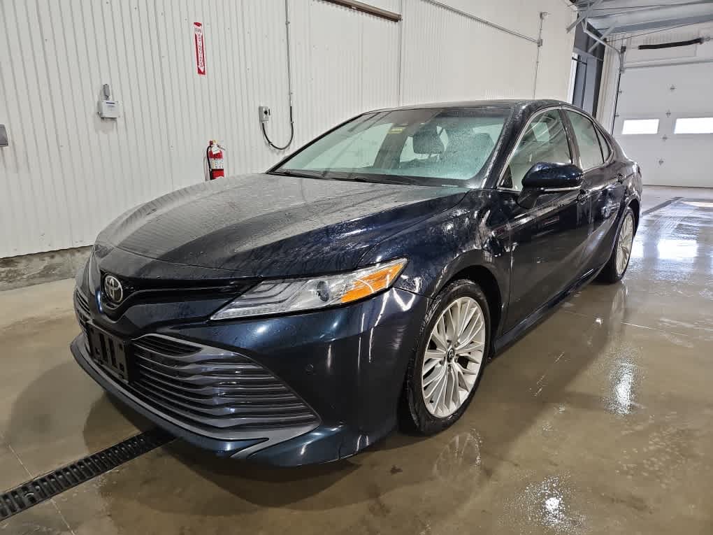 2018 Toyota Camry XLE's photo