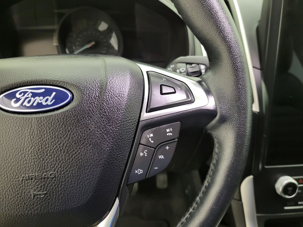 2024 Ford Edge SEL photo 6