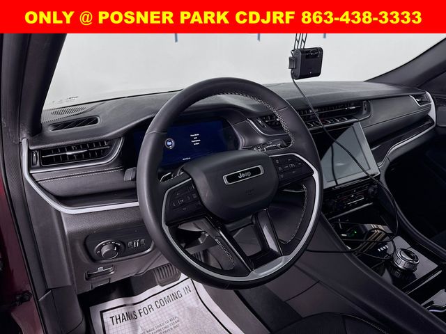 2023 Jeep Grand Cherokee Altitude photo 8
