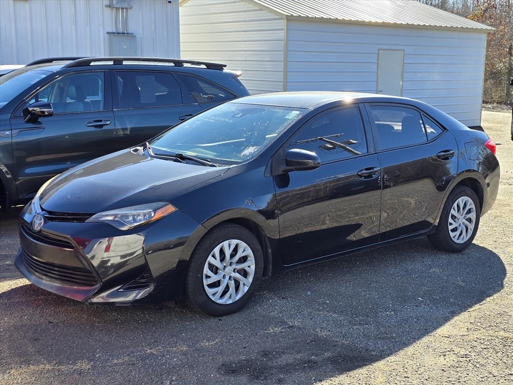 2018 Toyota Corolla LE's photo