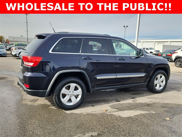 2011 Jeep Grand Cherokee Laredo photo 2