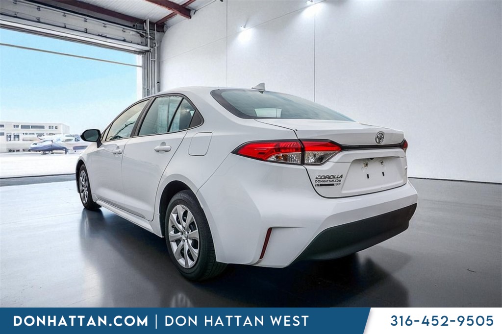 2023 Toyota Corolla LE photo 23