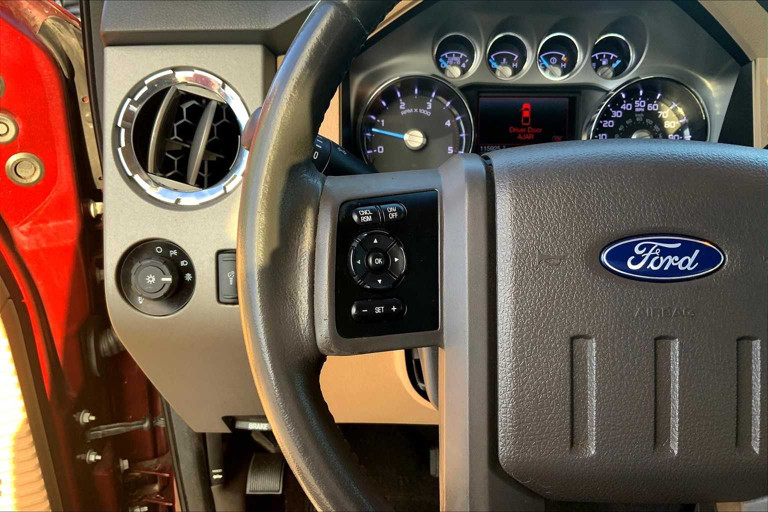 2016 Ford F-250 Lariat photo 20