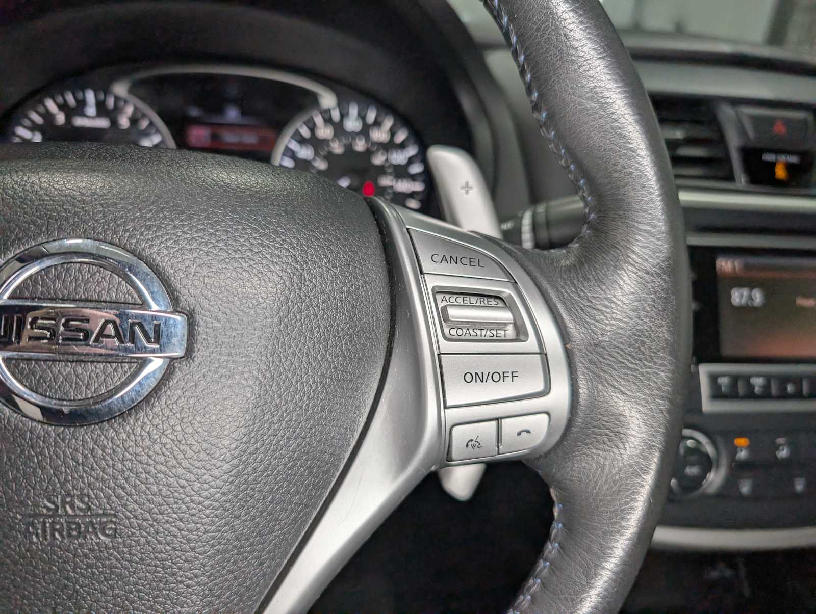 2016 Nissan Altima 2.5 SR photo 31