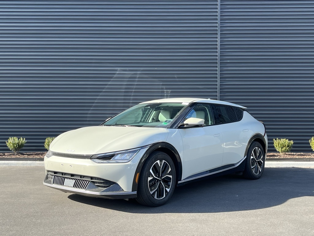 2023 Kia EV6 Wind's photo