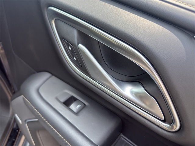 2022 Gmc Yukon SLT photo 16