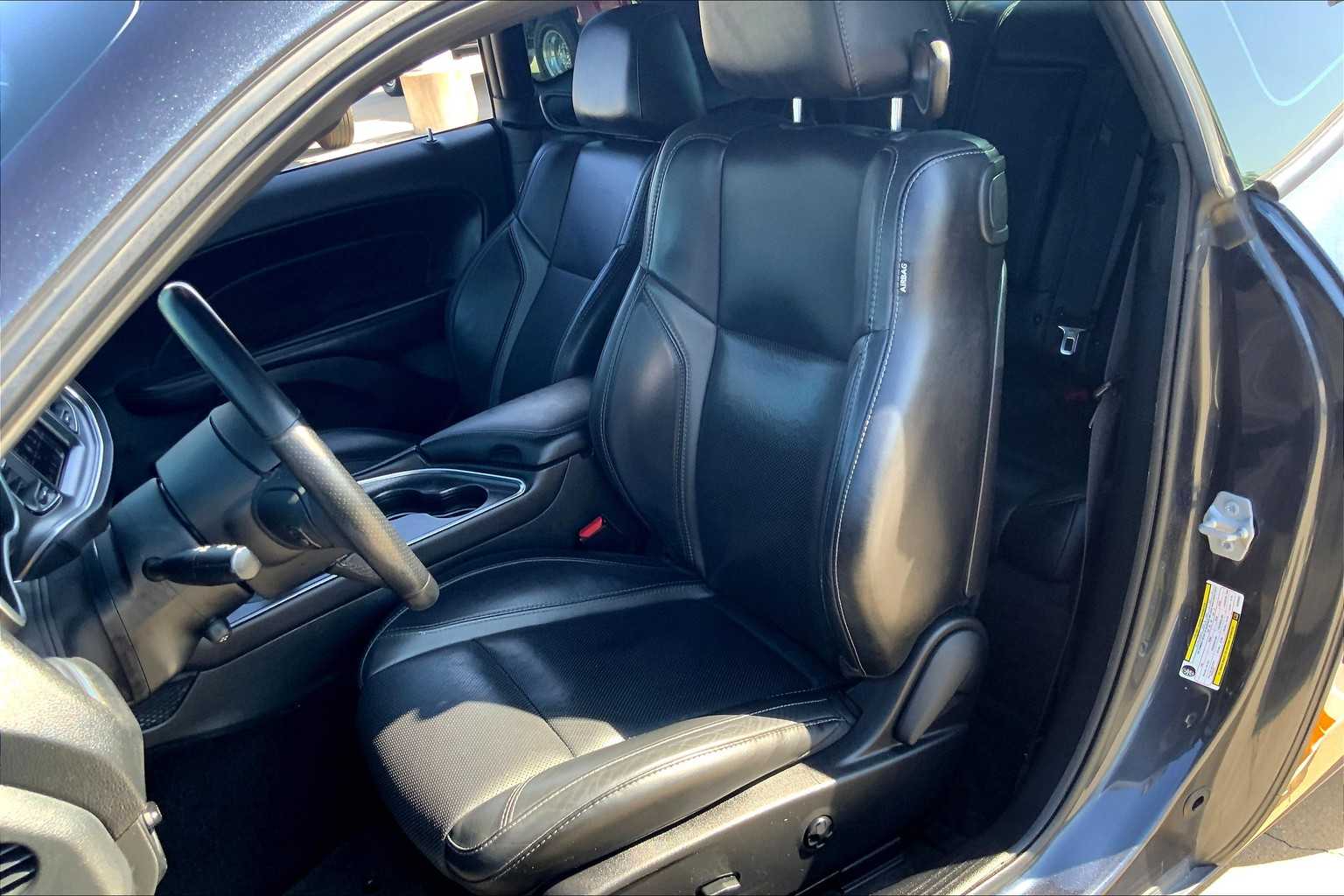 2018 Dodge Challenger R/T photo 7