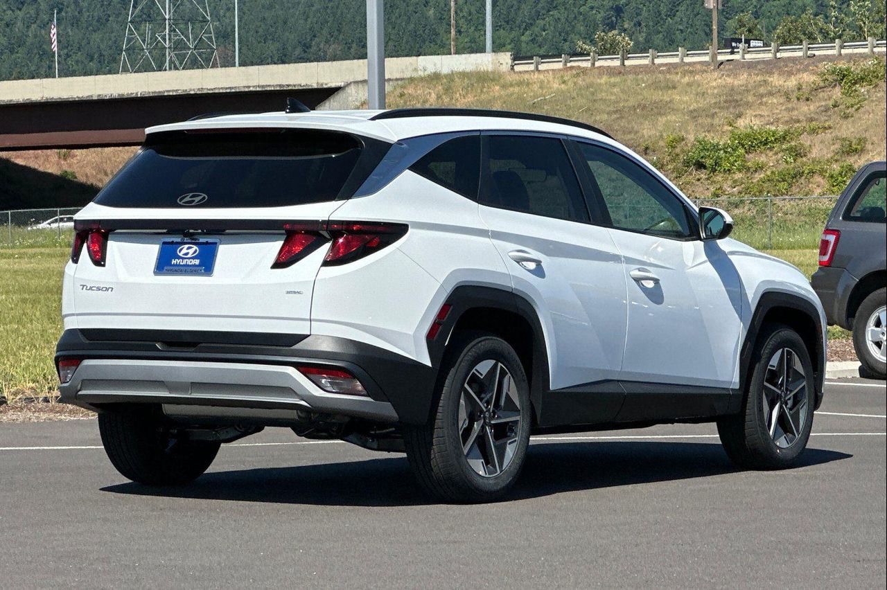 2025 Hyundai Tucson SEL photo 3