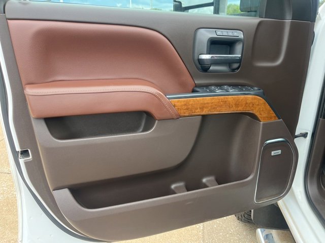 2019 Chevrolet Silverado 2500HD High Country photo 14