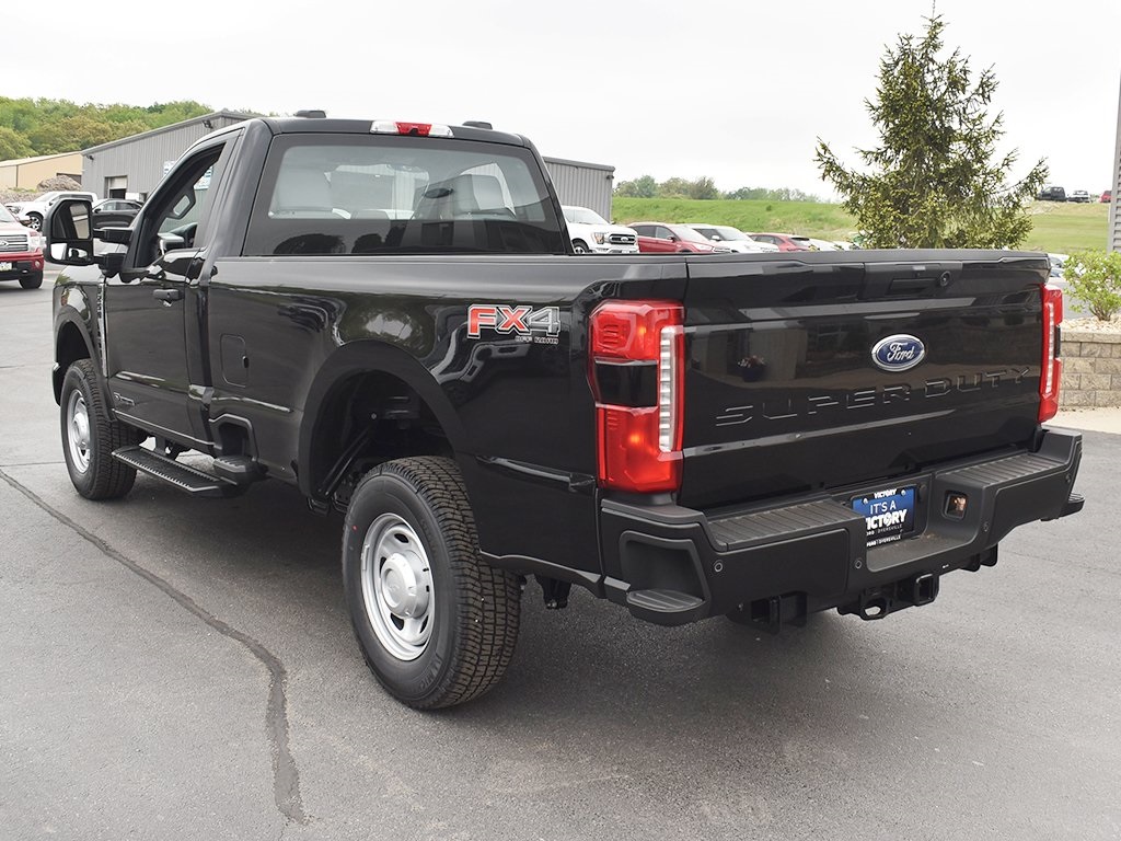 2025 Ford F-250 XL photo 3