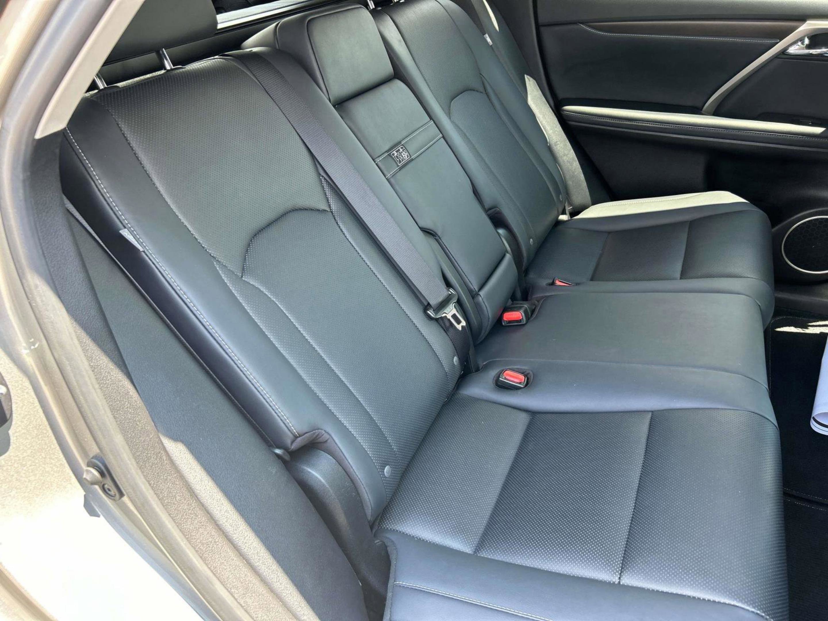 2022 Lexus RX 350 photo 16