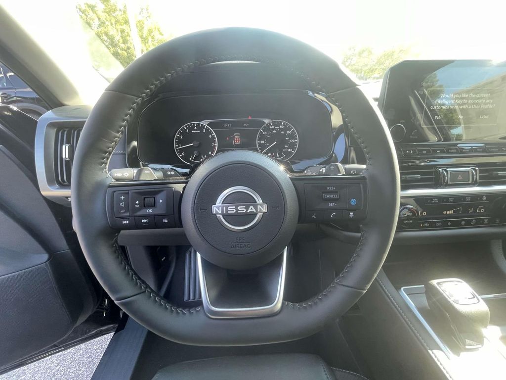 2025 Nissan Pathfinder SL photo 15